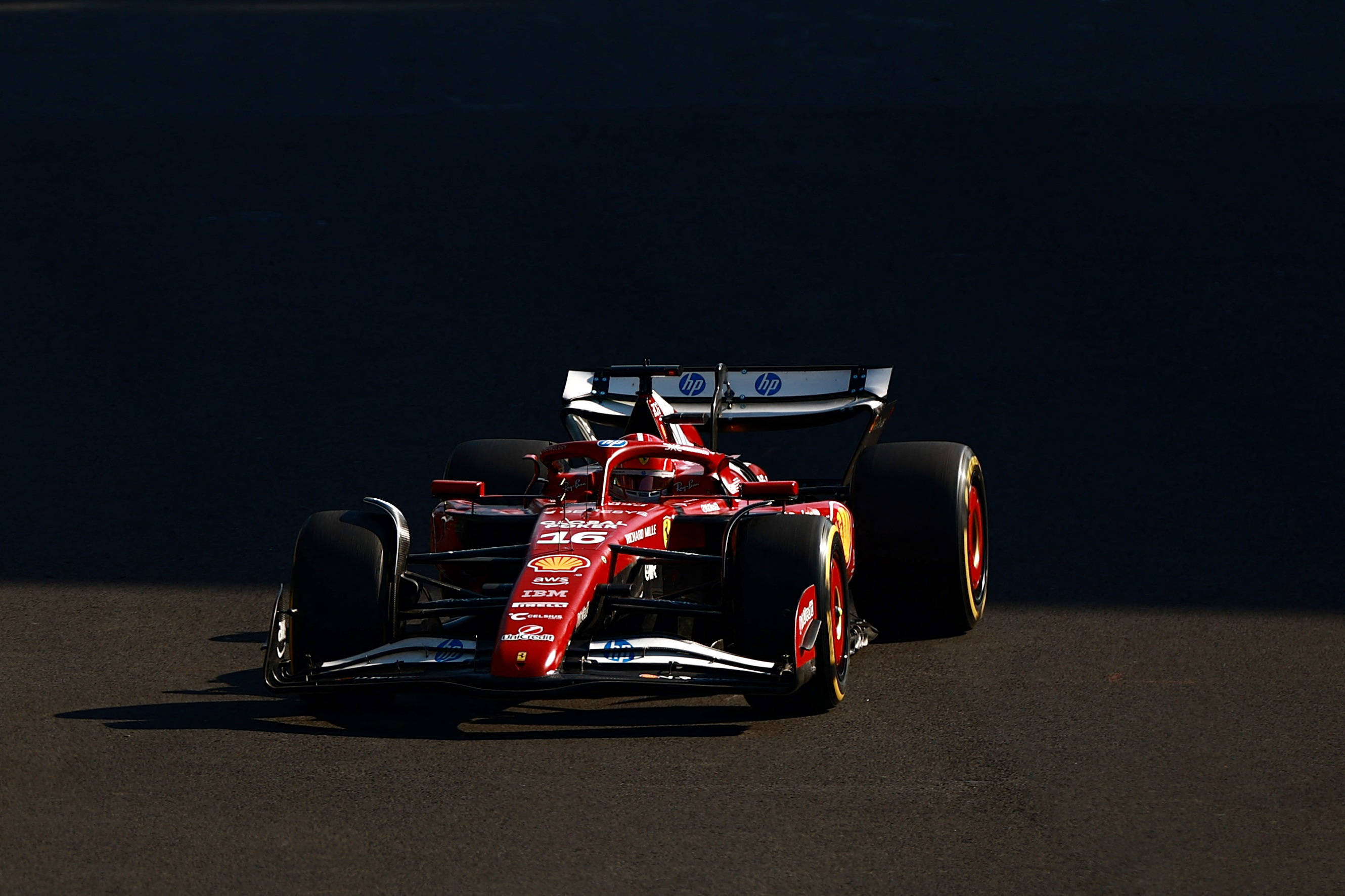 爱游戏体育-索伯车队翻盘红牛车队，诺里斯刷新纪录