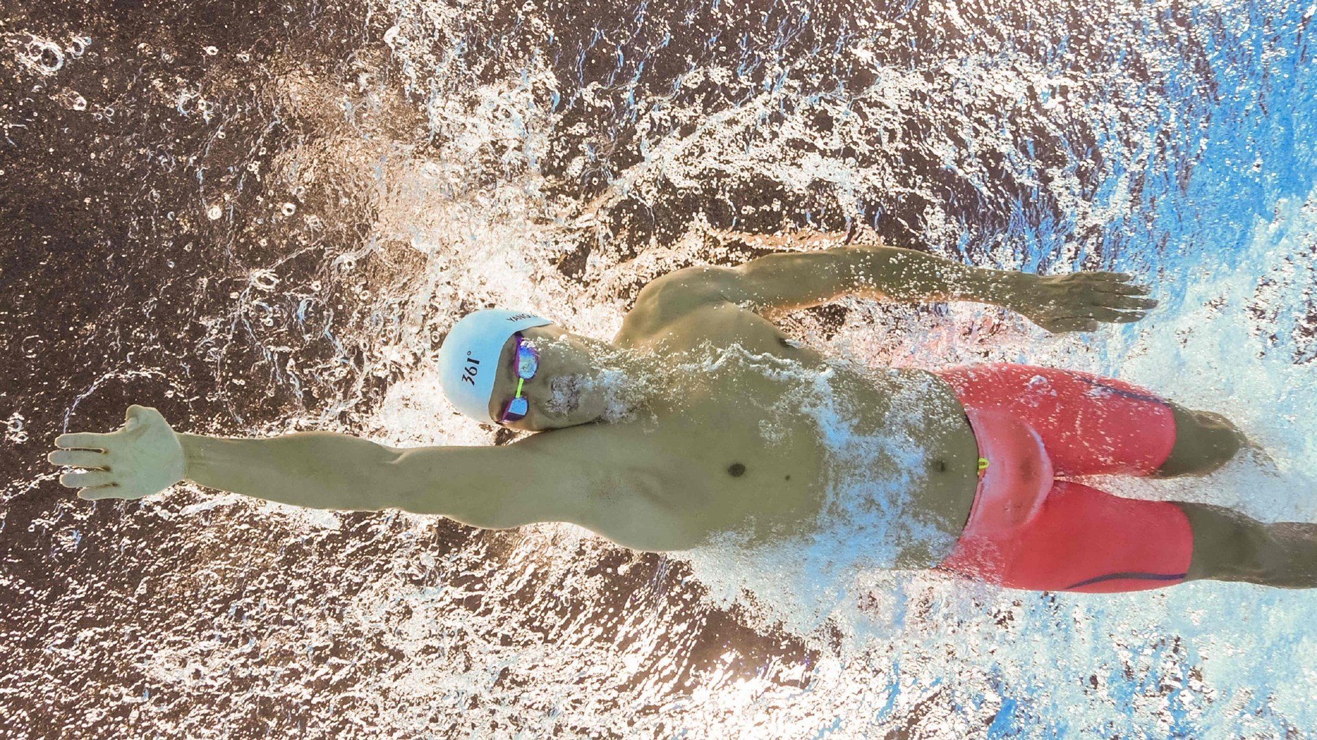 当呼吸机掌控赛场,法比尼奥的节奏魔法如何引领比利时掀翻巴萨