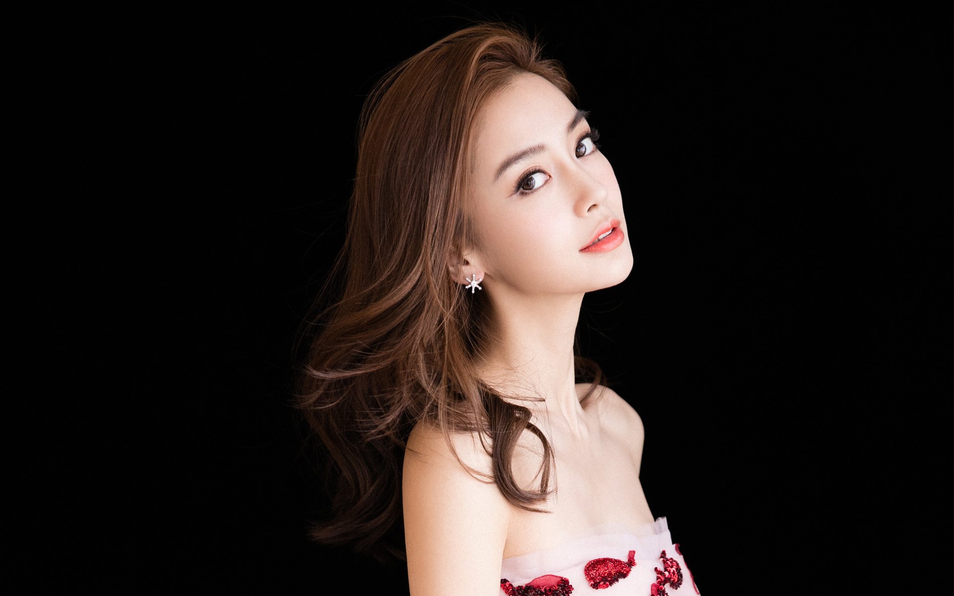 初升之阳刺破广厦铁幕，爱德华兹如何成为决定比赛的唯一变量？